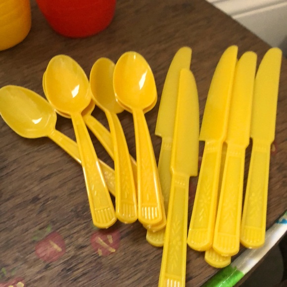 Vintage Picnic Set - Plates, Cutlery, Condiment Holders - 1980s - Picture 6 of 6